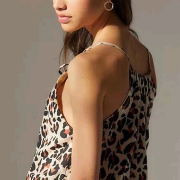 Urban Outfitters Kendal Animal print keyhole Tiered S-P Romper - Picture 3 of 10